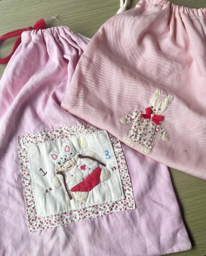 刺繍入りの巾着袋