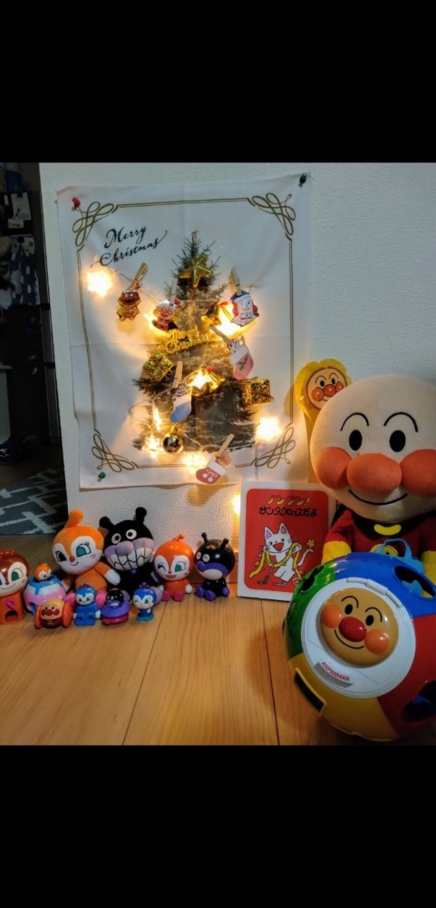 体調不良に悩まされながらも良くなることを願って飾ったクリスマスタペストリー