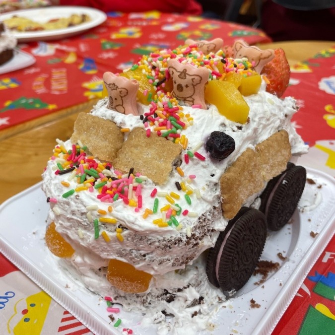 親子4人キャンピングカー旅ケーキ♪