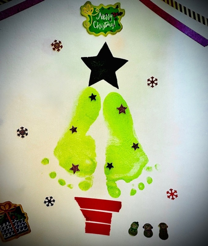 今年の足型・手型サイズクリスマスツリー🎄