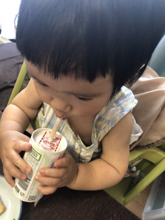 子どもがごくごく