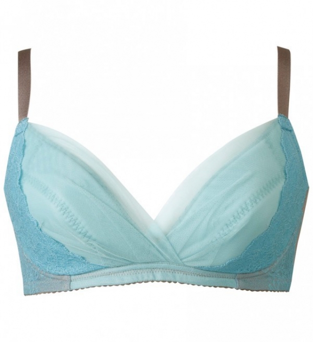 ハンモックのようにつつみこむブラ